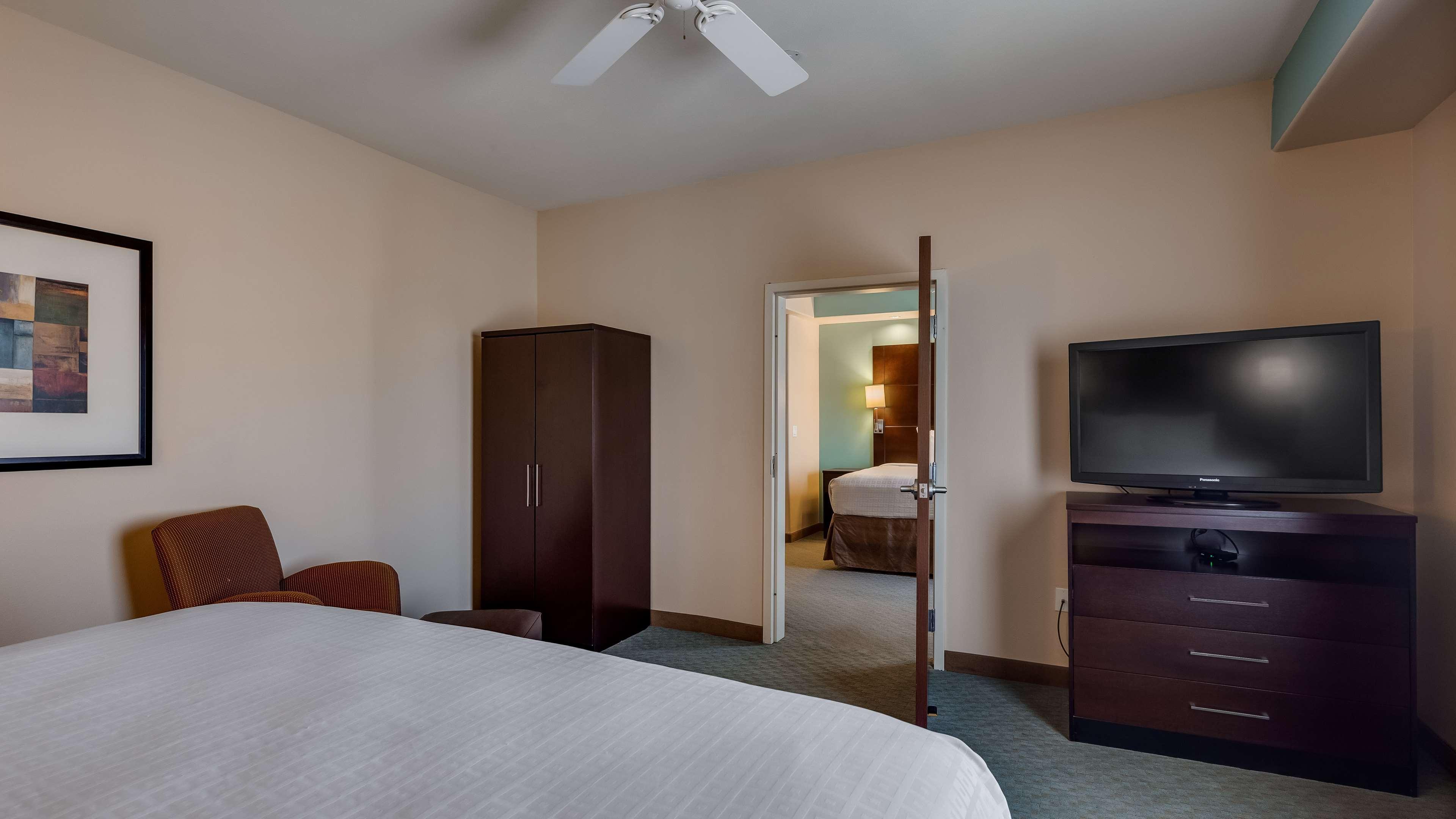 Best Western Plus Midland Suites Eksteriør bilde