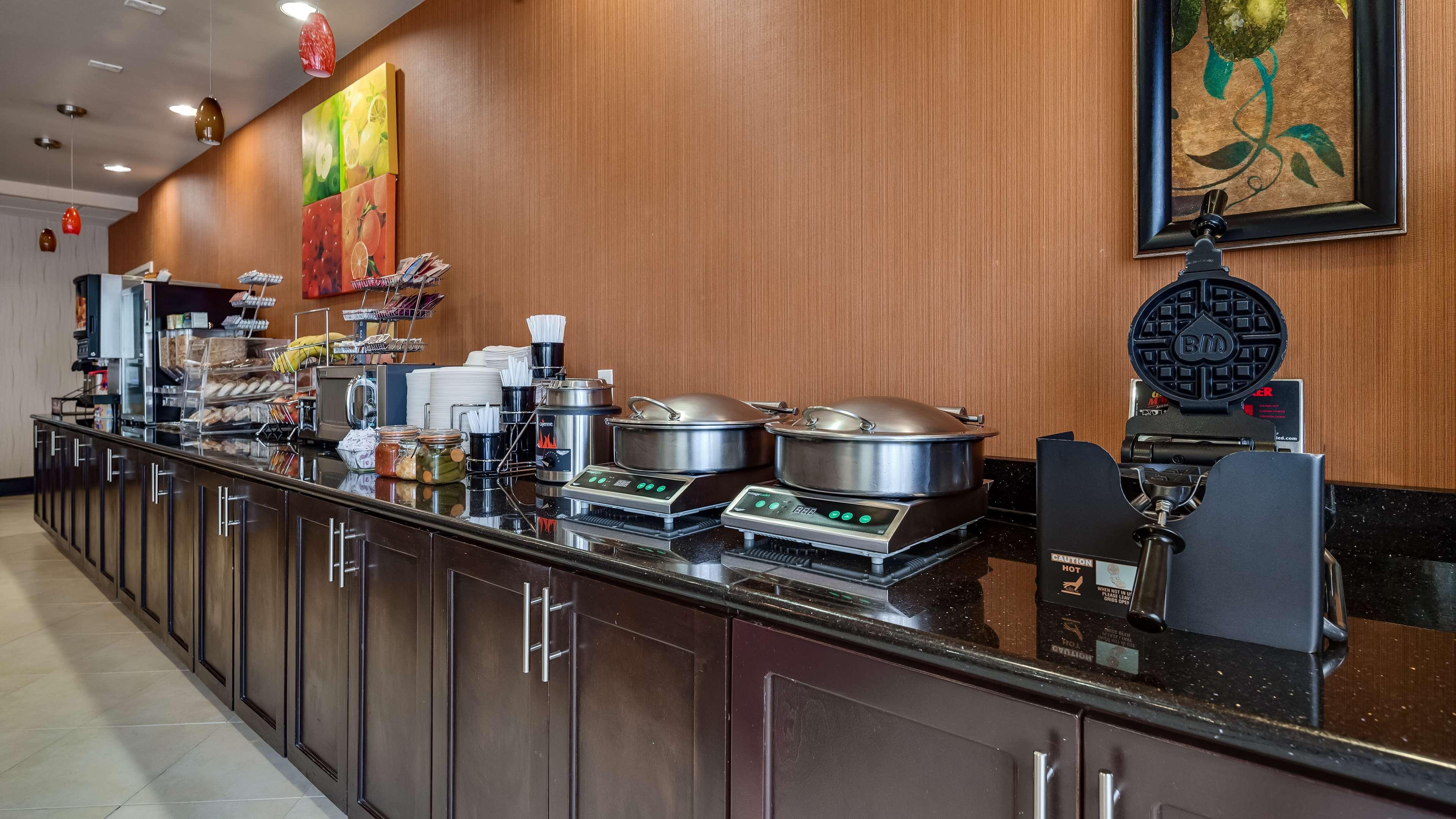 Best Western Plus Midland Suites Eksteriør bilde