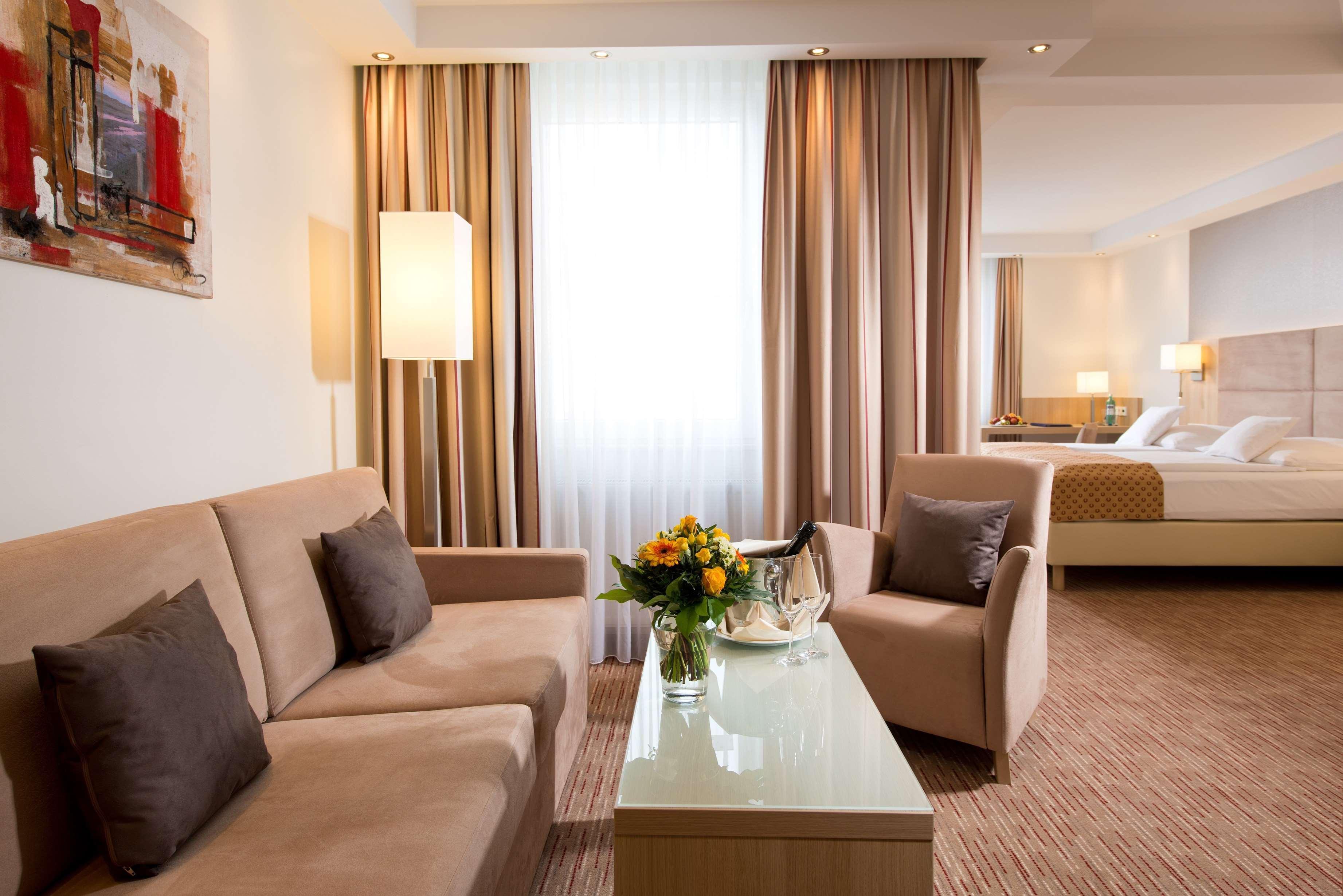 Best Western Plus Midland Suites Eksteriør bilde